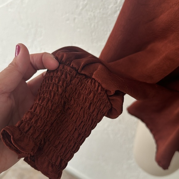 MINE Women’s Rust Smocked Peplum Long Sleeve Top Size S EUC - Picture 4 of 16